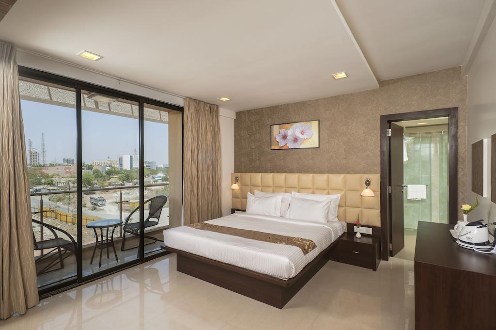 Vinstar Serviced Apartments Hinjawadi Exterior photo